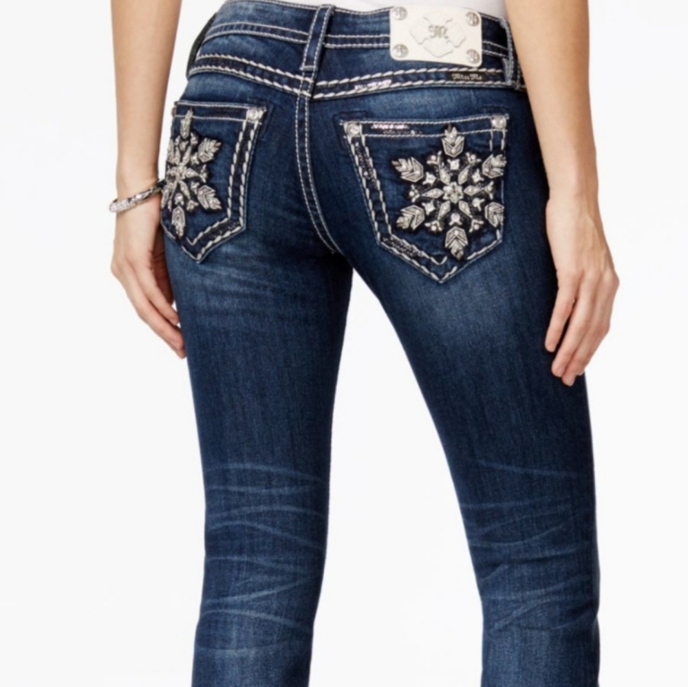 Miss Me Snowflake darkwash bootcut Jean's sz 27
